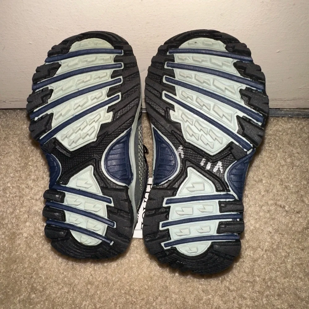 The‎ Children's Place Gray and Black Boots Rugged Outdoor Design